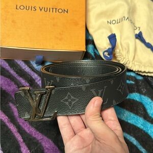 Louis Vuitton 40mm Black LV Initial Reversible Men's/Women's Belt (W/ Receipt)